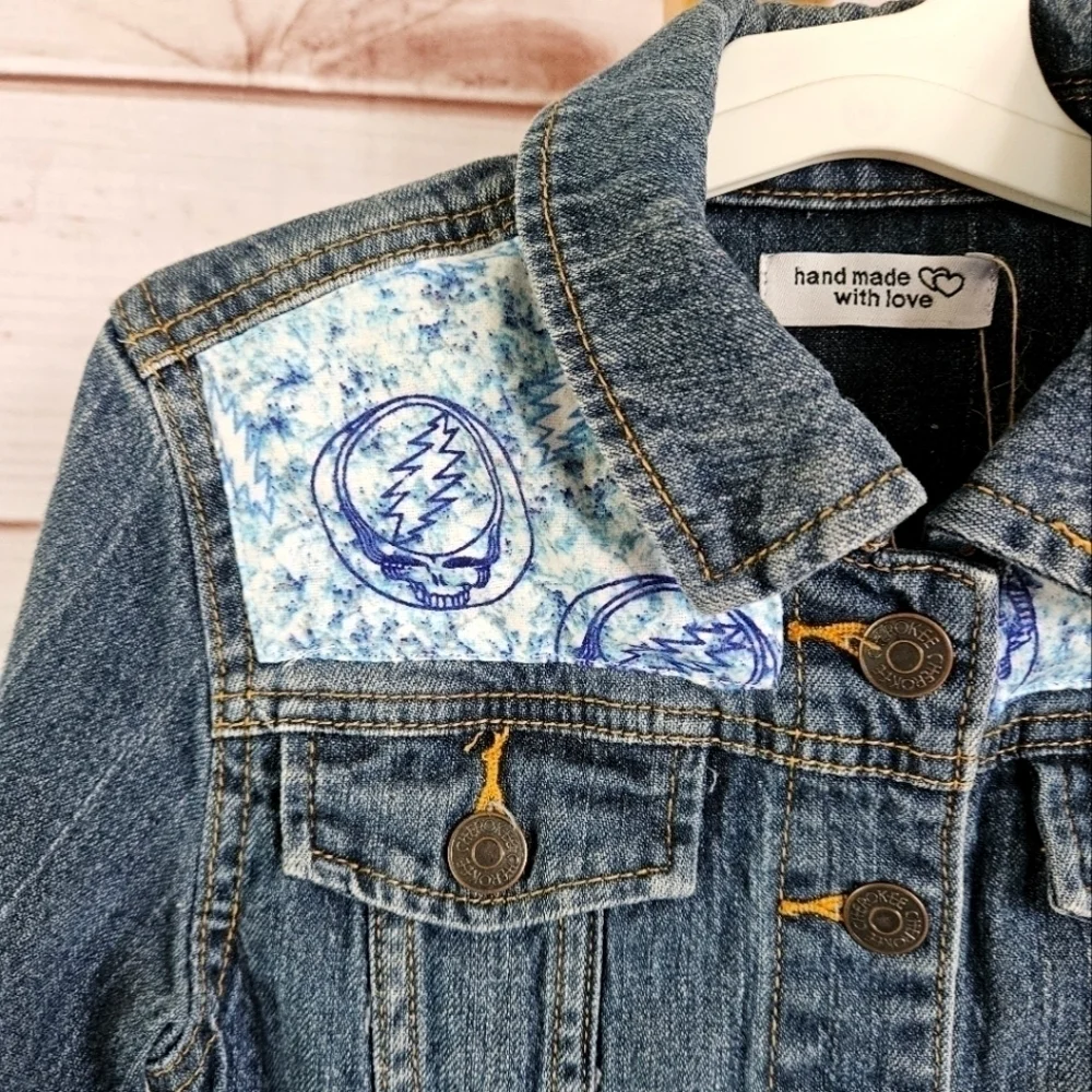 Handmade The Grateful Dead Denim Trucker Jacket in Blue and White Sz 6 NWT